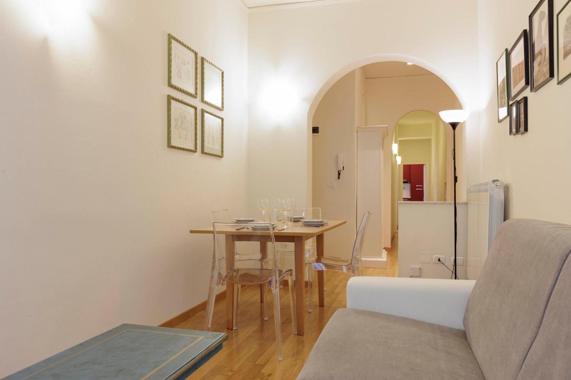 Apartment Borgo Pinti Living Florenz